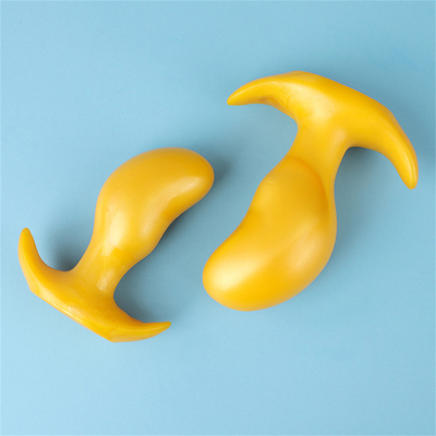 La sodomie joue des prises de bout de silicone pour des femmes et des hommes