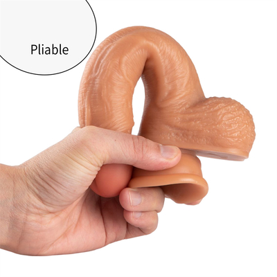 Une peau réaliste, un dildo, un gros pénis, une grosse cuillère à succion, des jouets sexuels pour femme, une masturbation féminine.