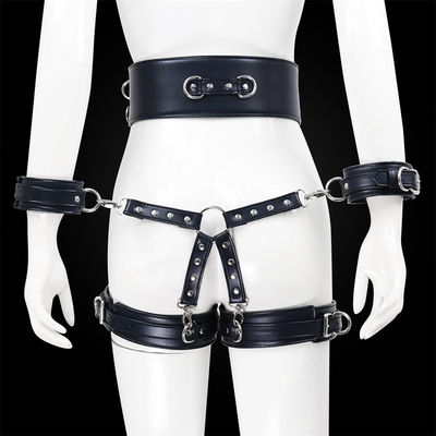 Harnais de servitude Collier gothique de mode, PU Sexy Punk Choker avec Dangle de cœur en alliage pour femme