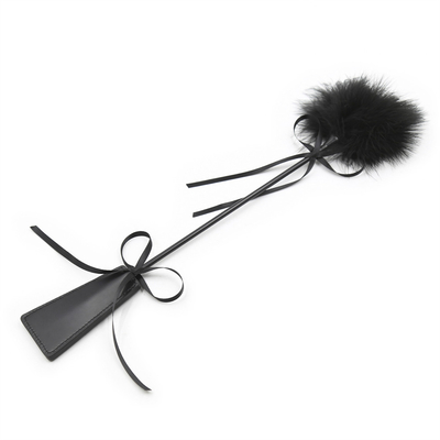 Jeu de sexe en couple Pu cuir flirter plume chatouilleur fouet pagaie sm sexe amour fouetter pagaie