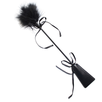 Jeu de sexe en couple Pu cuir flirter plume chatouilleur fouet pagaie sm sexe amour fouetter pagaie