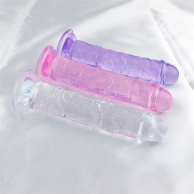 Une forte aspiration, un pénis artificiel, une gelée, un énorme gode pour femme, un vrai gode.